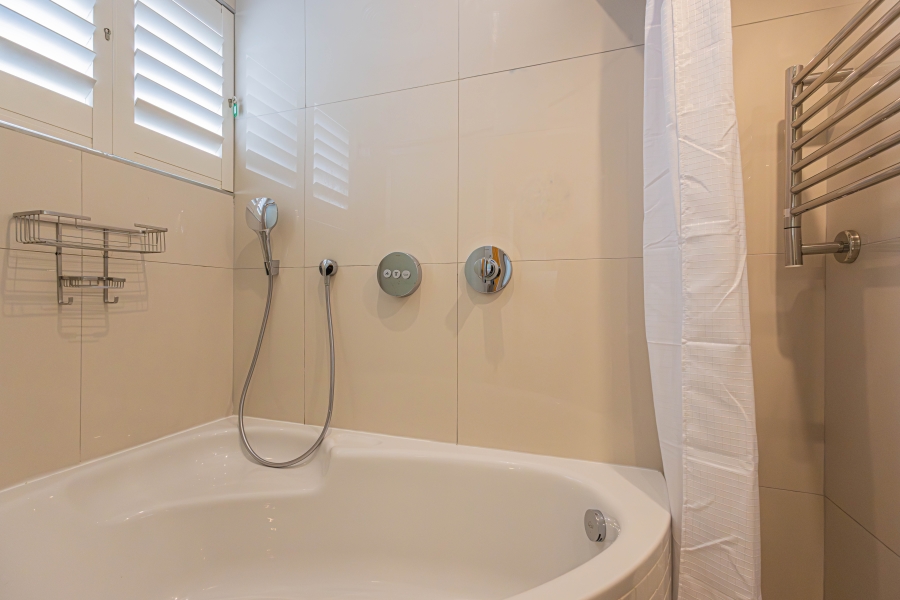 To Let 1 Bedroom Property for Rent in Mouille Point Western Cape